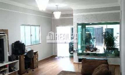 Casa a venda no Jardim do Lago, Uberaba - 3 dormitorios e moveis planejados