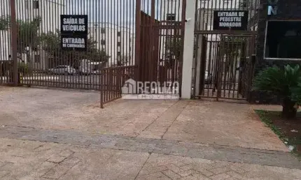 Apartamento a venda no Condominio Parque Udon, no bairro Fabricio, Uberaba: 2 dormitorios, piscina e portaria 24hrs