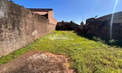 Casa a venda no bairro Nossa Senhora da Abadia, Uberaba - 2 dormitorios