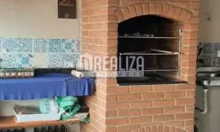 Casa a venda com 3 dormitorios e churrasqueira no Bairro Santos Dumont, Uberaba