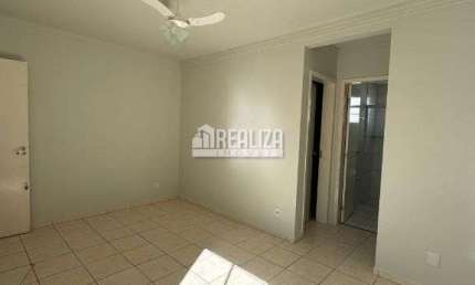 Apartamento de 2 dormitorios para alugar no Condominio Parque Ucrania, no bairro Conjunto Guanabara, Uberaba