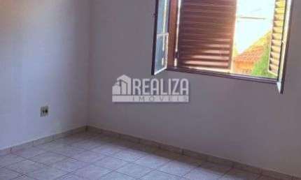 Apartamento para alugar no bairro Vila Olimpica, Uberaba - 3 dormitorios