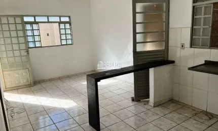 Casa a venda no Bairro Jardim Italia, Uberaba - 2 dormitorios e 2 garagens!