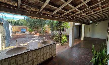 Casa a venda no Bairro Parque das Americas, Uberaba: amplo espaco e localizacao privilegiada!