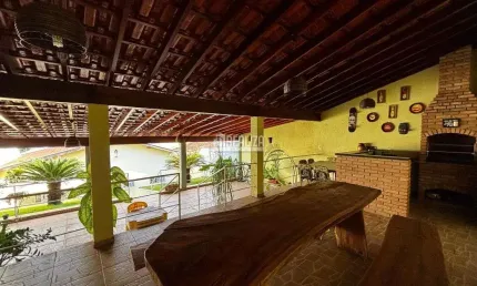 Casa a venda no bairro Estados Unidos em Uberaba - 3 dormitorios, 2 suites, 3 garagens