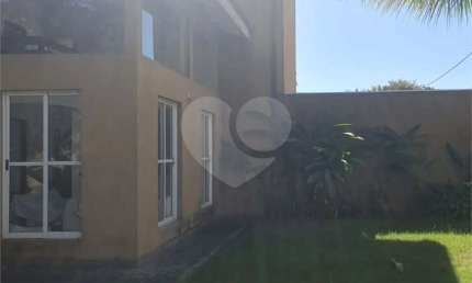 Sobrado com 4 quartos à venda em Balneário Califórnia - SP