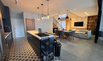 Casa no Alphaville com 5 suítes, piscina e 354m² – Urbanova, São José dos Campos