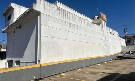 Salão Comercial à venda ou para locação em Vila Alzira - SP