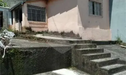 Casa térrea com 2 quartos à venda em Jardim Do Estádio - SP