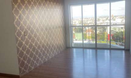 Apartamento com 3 dorm, sendo 1 suite, dep. empr, 2 vagas.