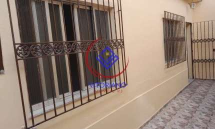 Casa com 1 quarto para alugar na Rua Alexandre Gasparoni, 56, Marechal Hermes, Rio de Janeiro