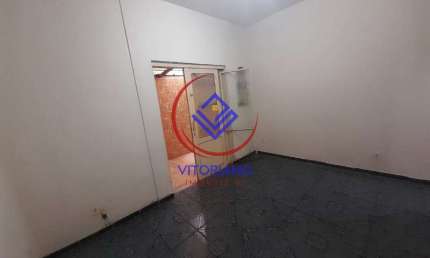 APARTAMENTO TRÊS QUARTOS TÉRREO Á VENDA EM BENTO RIBEIRO!