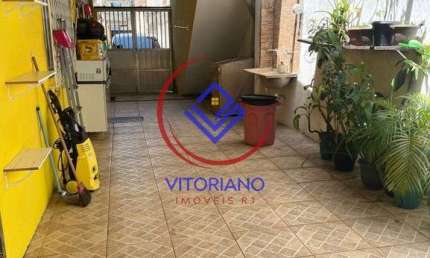 CASA ATENDENTO Á DUAS FAMILIAS Á VENDA EM MARECHAL HERMES!