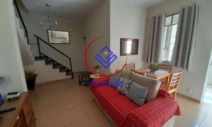 CASA TRIPLEX DE QUATRO QUARTOS À VENDA NA VILA VALQUEIRE!