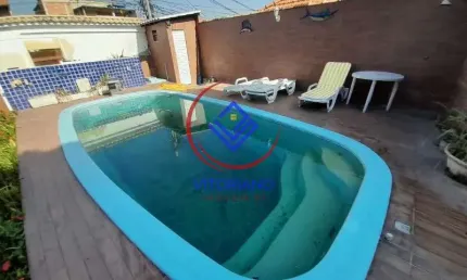 CASA TRIPLEX COM CINCO QUARTOS E DUAS PISCINA Á VENDA EM OSWALDO CRUZ!