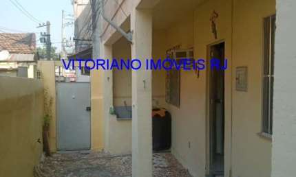 CASA Á VENDA DOIS QUARTOS  SENDO UM COM SUÍTE EM REALENGO!