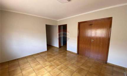 CASA COM 3 DORMITÓRIOS PARA LOCAÇÃO NO SUMAREZINHO - RIBEIRÃO PRETO