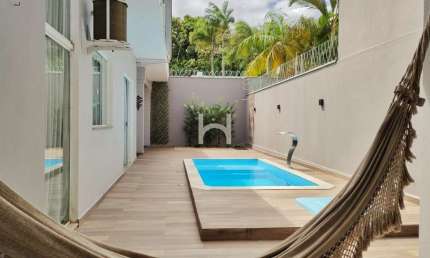Imperdível oportunidade: Casa à venda em Joinville-SC, bairro Floresta, 4 quartos, 1 suíte, 2 salas, 3 banheiros, 2 vagas, 247m².