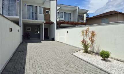 Casa com 3 quartos à venda na Rua Fernando Drefahl, 162, São Marcos, Joinville, 128 m2 por R$ 780.000