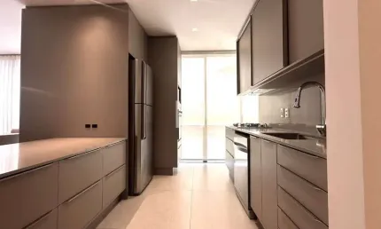 Imperdível oportunidade: Apartamento à venda na Glória, Joinville-SC, 3 quartos, 3 suítes, 2 salas, 4 banheiros, 2 vagas, 171,47m².