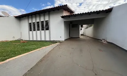 Casa com 2 quartos à venda na Rua Capri, Parque Residencial Joaquim Toledo Piza, Londrina