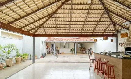 Casa à venda próxima Avenida Prestes Maia em Araçatuba/SP