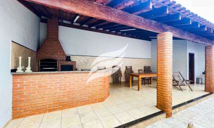 Casa ampla com 2 quartos à venda no Bairro Umuarama
