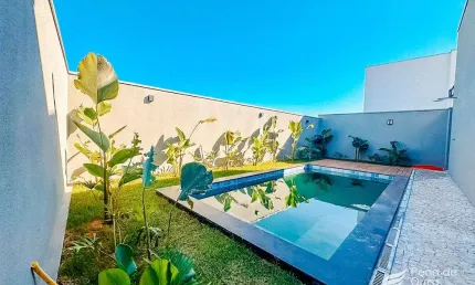 Casa com 03 suítes e piscina à venda no condomínio Alphaville 2
