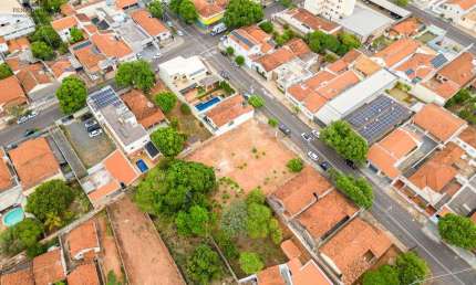 Terreno plano à venda no Vila Mendonça em Araçatuba