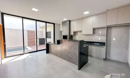 Linda casa com piscina à venda no condomínio Villa Madalena