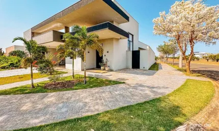 Casa de esquina com 04 quartos à venda no Condomínio Villa Toscana