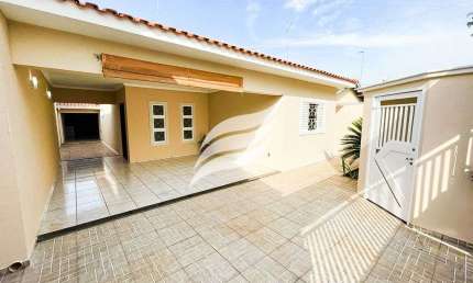Casa com 3 quartos à venda na Rua Carlos de Campos, 198, Dona Amélia, Araçatuba