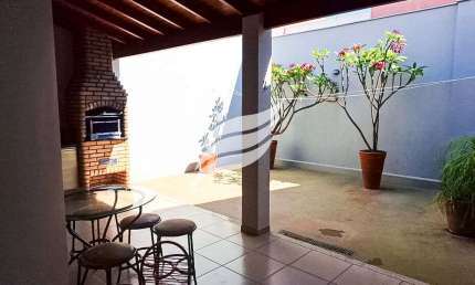 Casa com 03 dormitórios à venda no bairro Concórdia 2 em Araçatuba