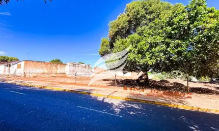 Terreno comercial de 1.641m² à venda no bairro Umuarama em Araçatuba