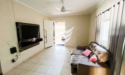Casa 03 quartos à venda no bairro Jardim Universo em Araçatuba