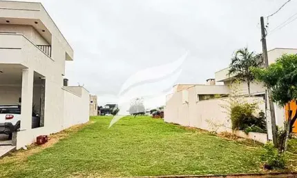 Terreno de 225 m² à venda no condomínio Costa Home em Araçatuba