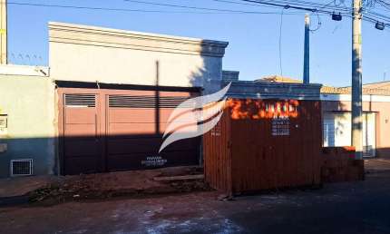 Casa 3 quartos à venda próxima à Av. 2 de Dezembro em Araçatuba