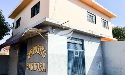 Casa 2 quartos com salão comercial à venda no bairro Água Branca