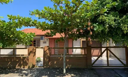 Casa com 3 quartos à venda na Avenida Getúlio Vargas, 683, Zona Sul, Balneário Arroio do Silva