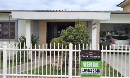 Casa com 3 quartos à venda na Avenida Getúlio Vargas, 345, Centro, Balneário Arroio do Silva