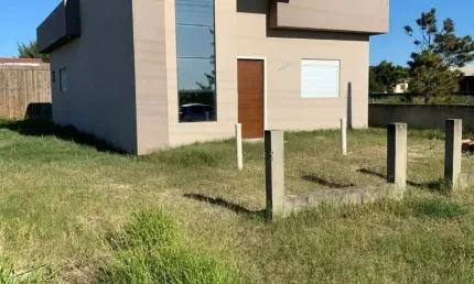 Casa com 3 quartos à venda na Avenida Getúlio Vargas, 369, Erechim, Balneário Arroio do Silva