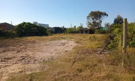 Terreno à venda em ótima localização  medindo: 517,85m²  a 600m do mar