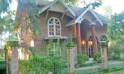 Linda residência na famosa Vila Suzana em Canela, bairro central - Serra Gaúcha RS.