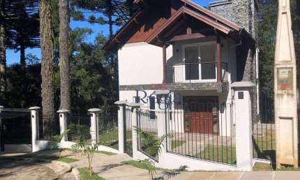 Linda casa com 4 suítes, 254m² por R$ 2.590.000 - Vivendas Do Arvoredo - Gramado/RS!