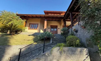 Casa em Condomínio para venda no bairro Ariribá em Balneário Camboriú