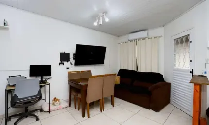 Casa com 2 quartos à venda na Rua Colômbia, Formoza, Alvorada