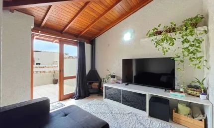 Casa em Condomínio para venda no bairro Guarujá em Porto Alegre