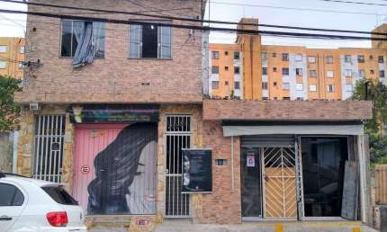 Terreno com 2 casas e 3 salões comerciais à venda, 122 m² por R$ 699.000 - Limoeiro - São Paulo/SP