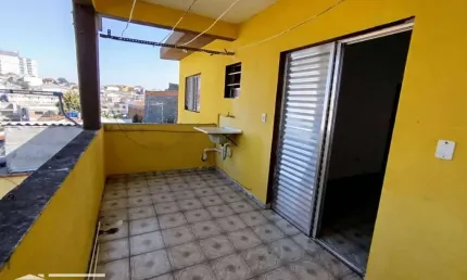Terreno com 3 casas totalizando 5 dormitórios e 2 vagas de garagem à venda, 120 m² por R$ 689.000 - Vila Monte Santo - São Paulo/SP