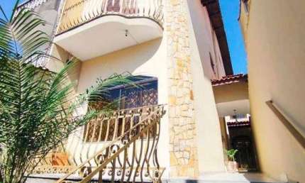 Sobrado de alto-padrão à Venda em Jardim Pedro José Nunes, 3 dorms, suíte, 7 vagas de churrasqueira, por R$ 1.8000.000 - São Paulo/SP